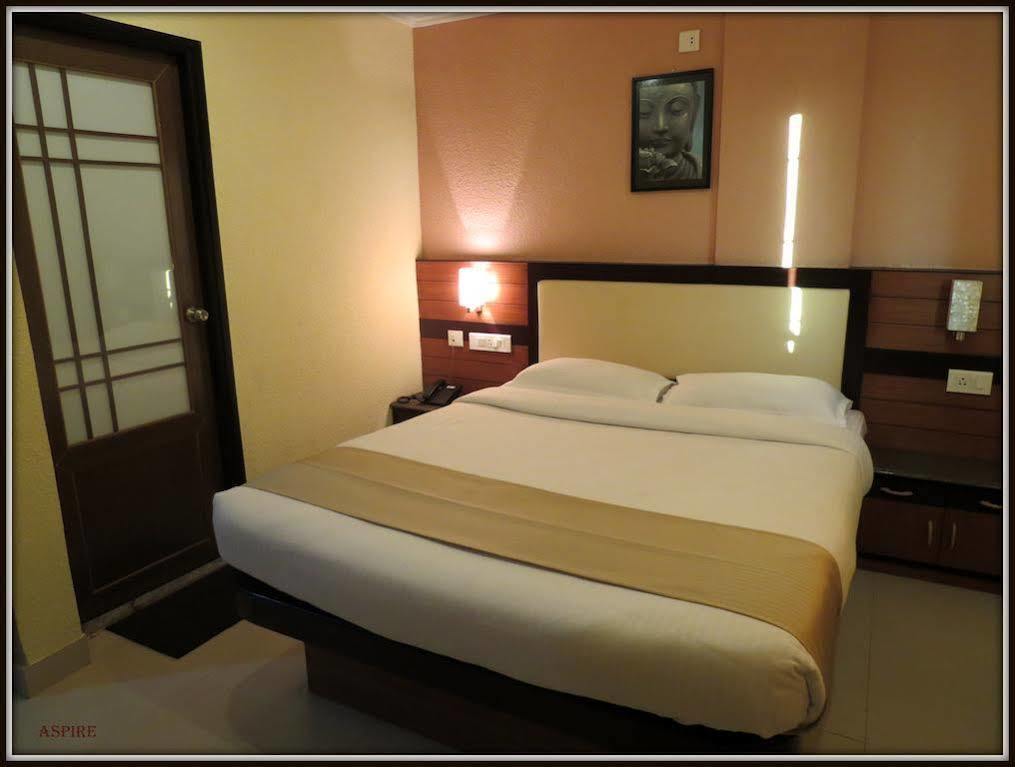 Moments Hotel Kalkutta Kültér fotó